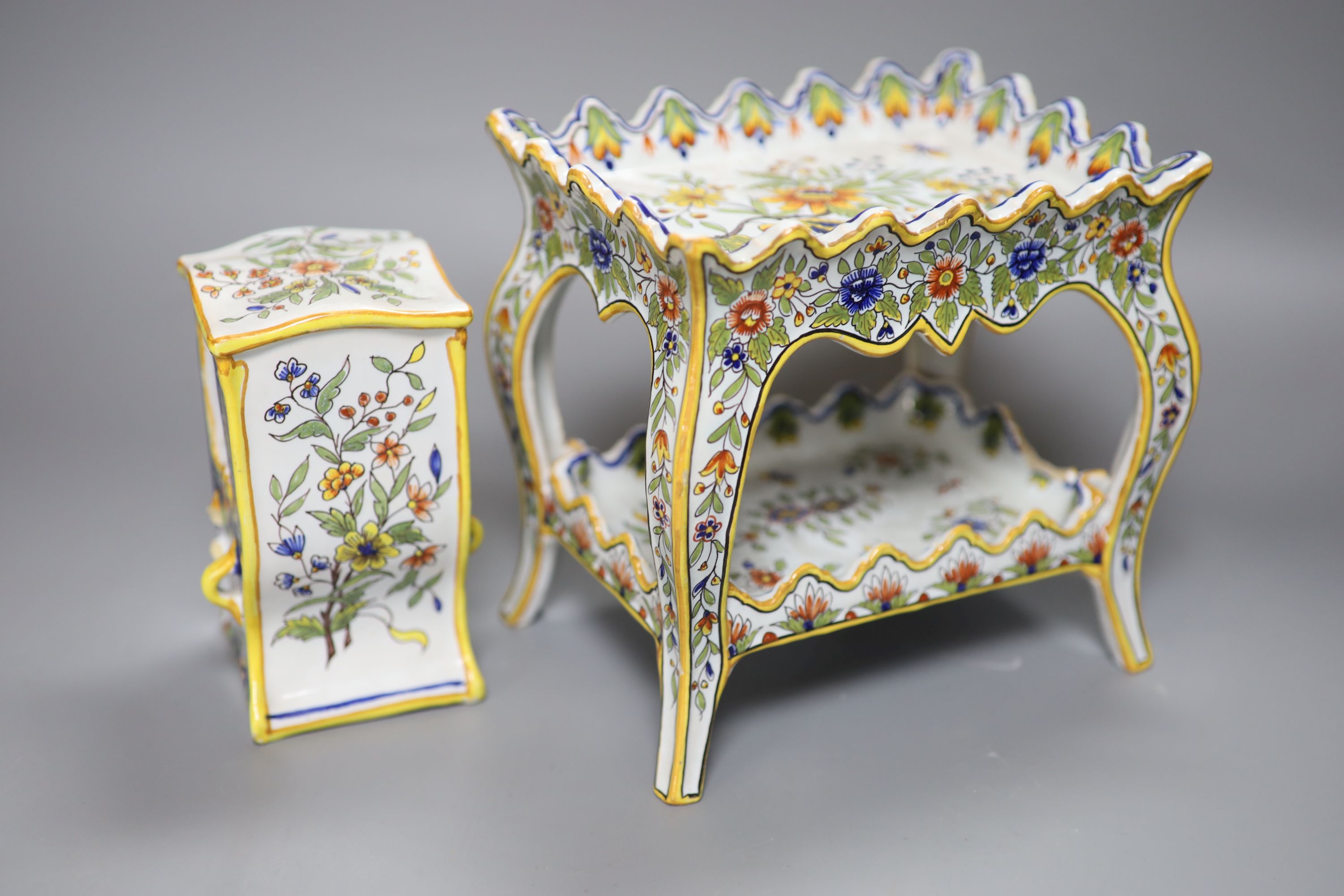 A faience model table and sedan chair, tallest 16.5cm